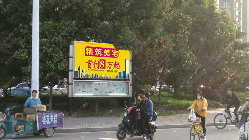 led灯杆屏|智慧灯杆屏|立柱广告机|led广告机|落地广告机|智慧路灯|智慧灯杆|灯杆广告机|智能广告机|灯杆屏|智慧灯杆显示屏